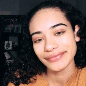 Meet your Posher, Ariana